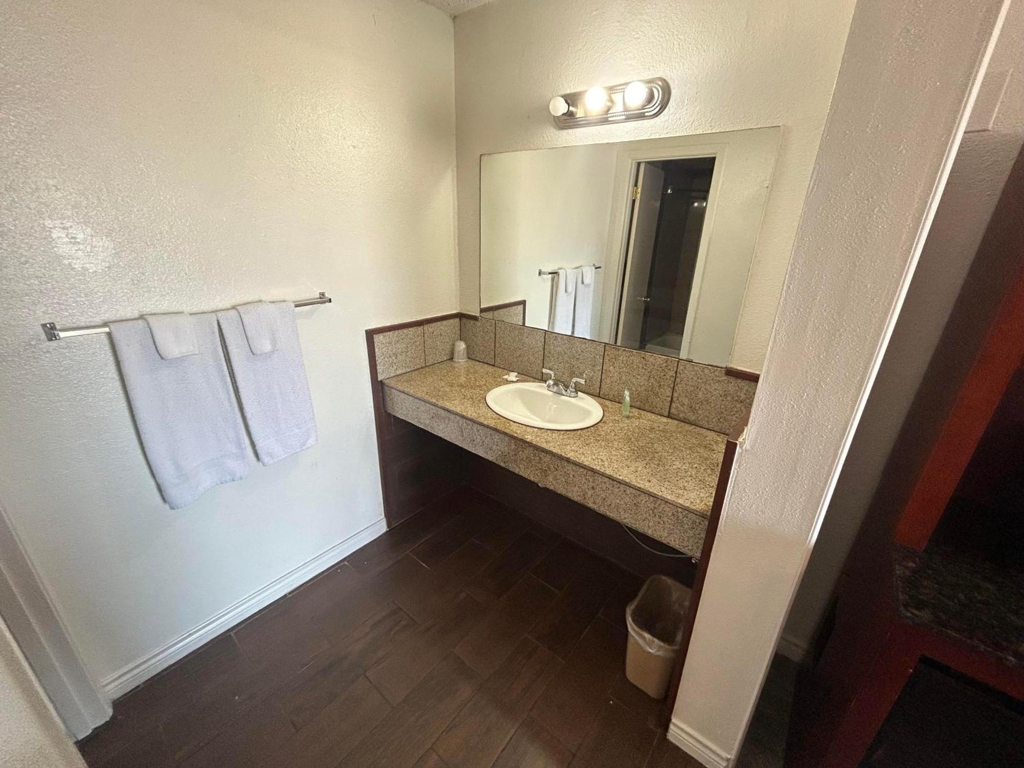 Quest Inn Weatherford Εξωτερικό φωτογραφία